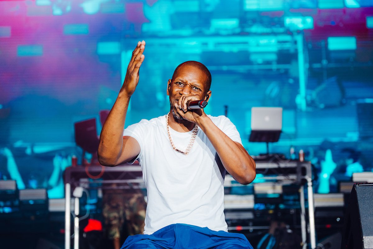 ClashMagazine's tweet image. Live Report: @officialgiggs - @SomersetHouse
The Landlord returns to show London how it's done - with an all-star cast, too...
clashmusic.com/live/live-repo…