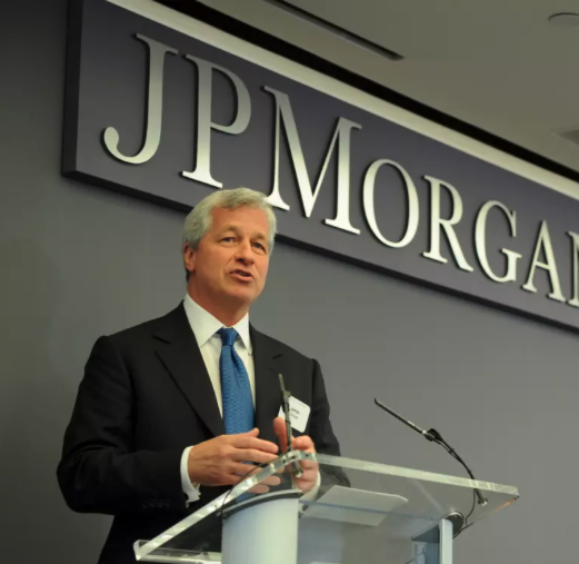 herbertong's tweet image. 🚨 JPMorgan tested Tesla's Robotaxi in Austin, calling it "solid" and "safe," with future success dependent on traffic and safety data.
JPMorgan praised Tesla’s Robotaxi in Austin for its cautious, human-like driving and ability to stop at a rider’s exact phone location, not…