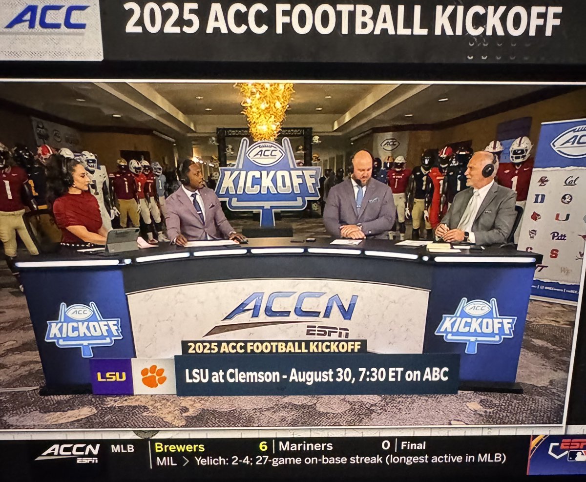 mckenzielaw's tweet image. Hey, @accnetwork producers, is the Charlotte Hilton hallway the best we can do in terms of a setting, scene? Dark, drab, lame hotel hallway for the third straight year. This setup’s as uninspired as ACC football. We can surely do better than this.