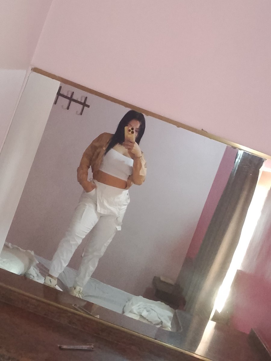 BUEN DIA PAJARITOS. 

Ofrezco mis servicios tanto de manera presencial como a través de video llamadas. 📱

 Plaza Venezuela, Chacaito, Rosal y Paraíso.

Mi enfoque es siempre brindar un trato cálido y amigable, como si fueras mi pareja, asegurando siempre la higiene

PROMO HOY❗