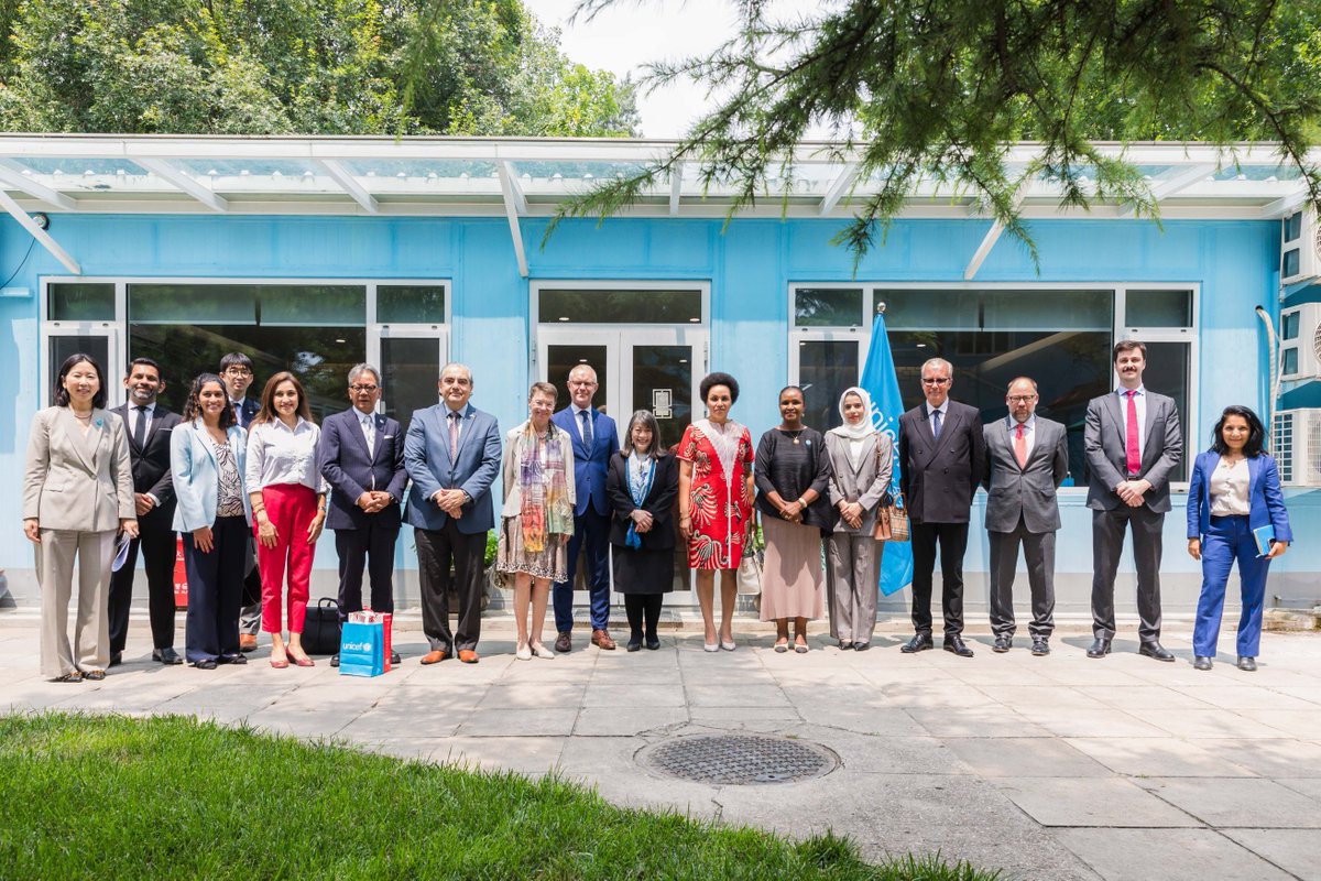 UNICEFChina's tweet image. UNICEF RD @JuneUNICEF met with Ambassadors & representatives of Australia, Bolivia, Canada, Estonia, Germany, Japan, Mozambique, Oman, Sweden and US.
They discussed opportunities to work together for vulnerable children in China & Asia-Pacific, focusing on the 2030 Agenda.