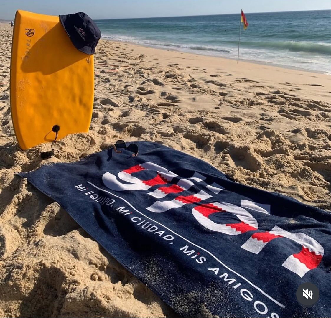 Sporting_Class's tweet image. Nos quedan 10 toallas de este modelo por vender.
Los interesados por favor escribir por privado a este Instagram:
instagram.com/sporting_class…