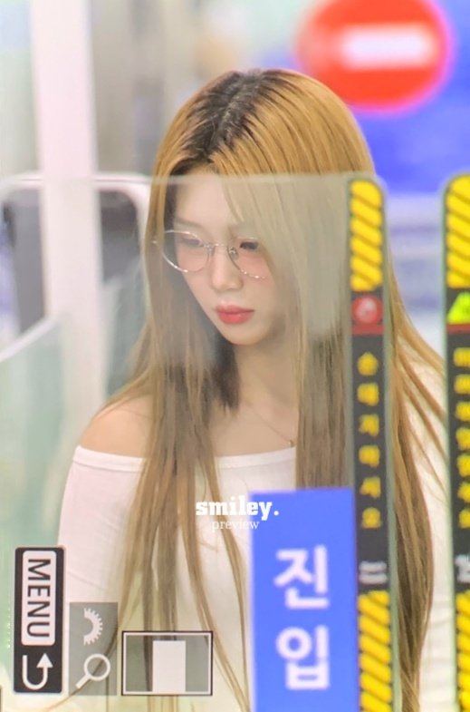 happyvirus_s8's tweet image. 250722 무사히 도착!

#tripleS #트리플에스 
#공유빈 #Yubin #유빈