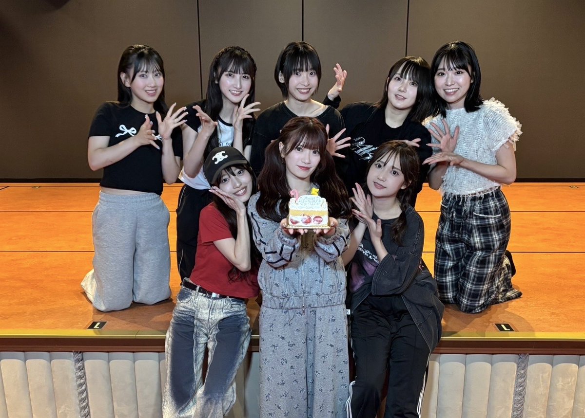 muto_orin's tweet image. #RESET公演
ありがとうございました！

ずっきー初日おめでとう🎀♡
一緒に出演できて嬉しすぎたっ

そして終演後にメンバーとスタッフさんが
お誕生日をお祝いしてくださりました🥲🎂
明後日は生誕祭！よろしくお願いします！💐