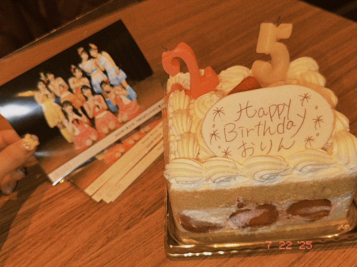 muto_orin's tweet image. #RESET公演
ありがとうございました！

ずっきー初日おめでとう🎀♡
一緒に出演できて嬉しすぎたっ

そして終演後にメンバーとスタッフさんが
お誕生日をお祝いしてくださりました🥲🎂
明後日は生誕祭！よろしくお願いします！💐