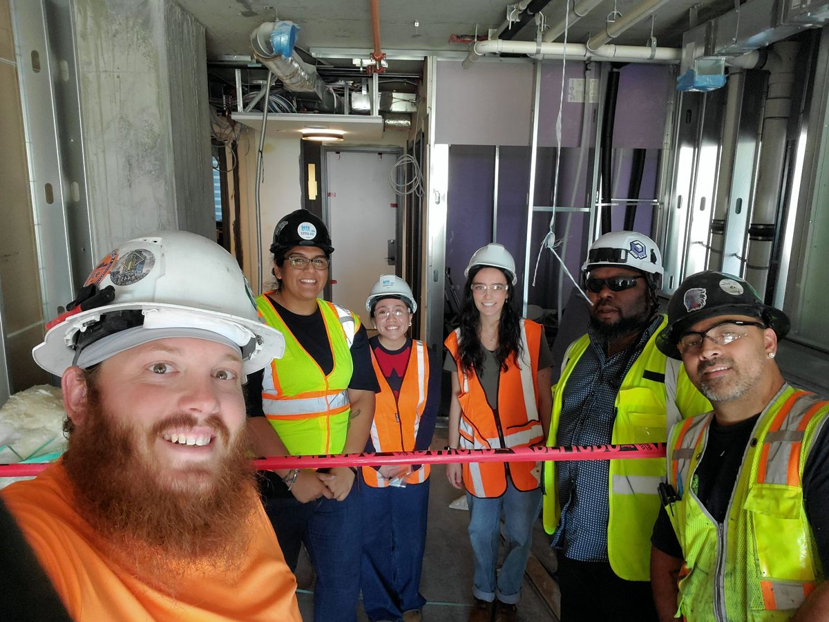 GoIUPAT's tweet image. Colorado College interns with Colorado Jobs with Justice visited job sites in CO to look for signs of wage theft and worker misclassification, and to help encourage workers to come forward if those issues were found.
We are grateful for all of the young people who are committed…