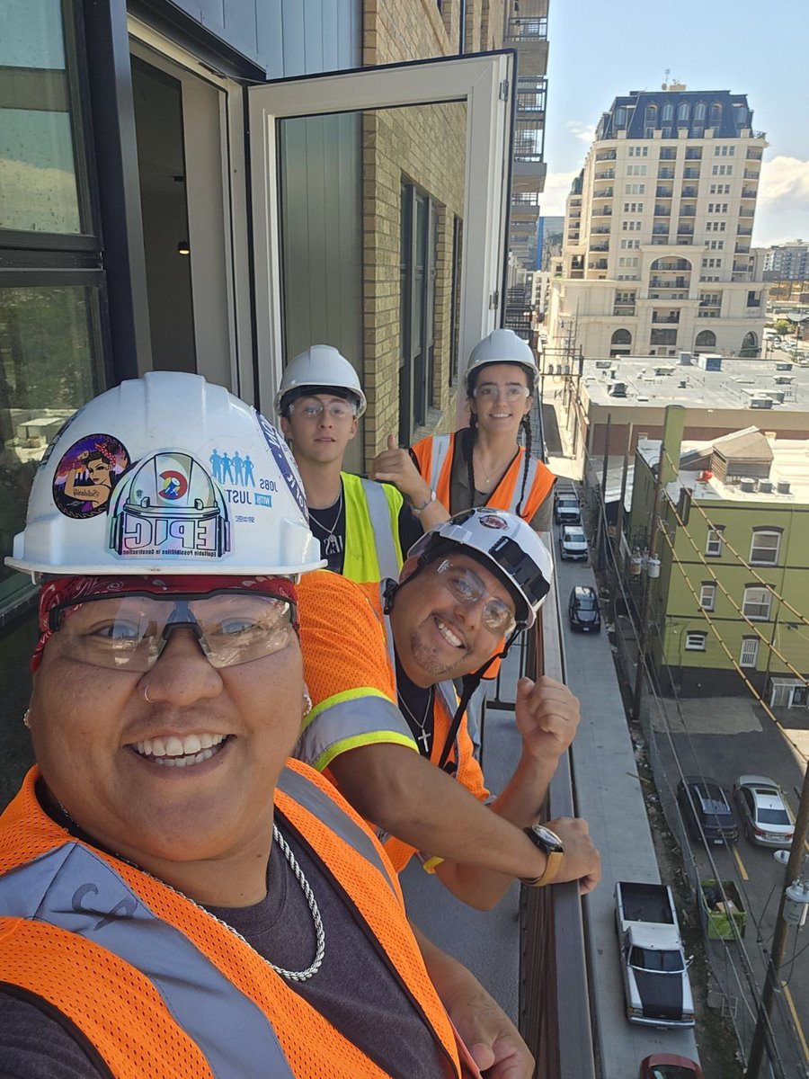 GoIUPAT's tweet image. Colorado College interns with Colorado Jobs with Justice visited job sites in CO to look for signs of wage theft and worker misclassification, and to help encourage workers to come forward if those issues were found.
We are grateful for all of the young people who are committed…