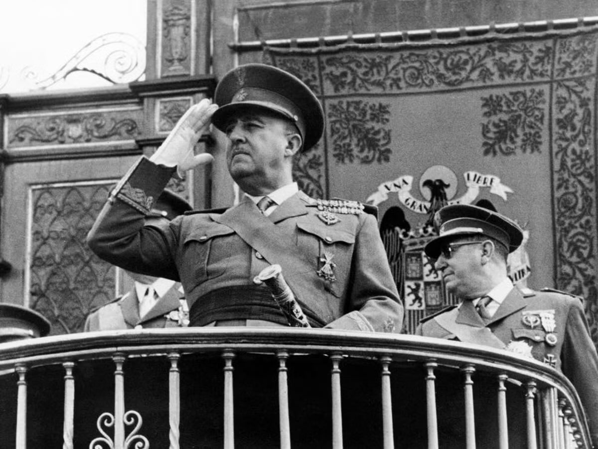 SwissGuard5's tweet image. « Notre régime se fonde sur les principes éternels de l’Espagne : Dieu, Patrie, Famille et Monarchie. »
-Le Général Franco