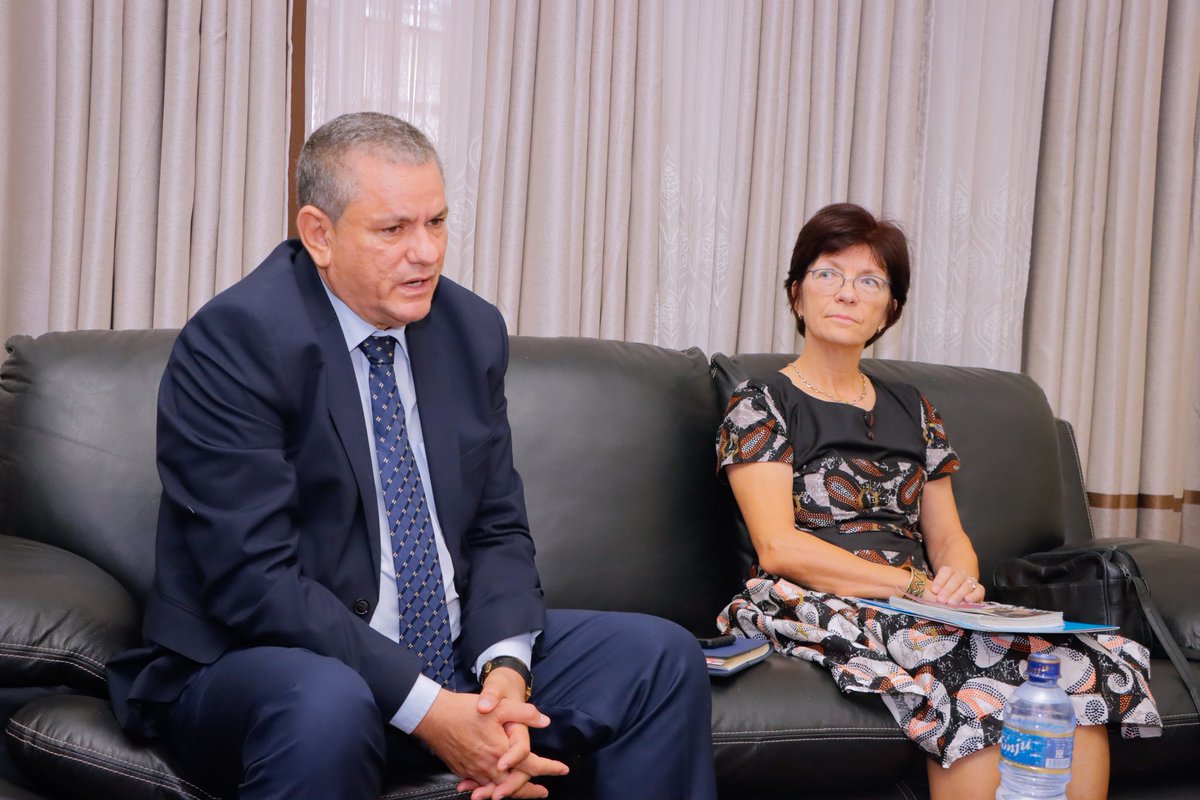 msp_burundi's tweet image. Le Ministre Dr @Lydwinebara du @mspls_bdi a reçu en audience ce 22/7/2025 @DrCrespin,Représentant de @WhoBurundi et Chef de file des partenaires au Dvpt/#Burundi(#Sortant)accompagné de Mme @FranceBegin2,Représentante de l&apos;@UNICEF_Burundi,Nouvelle Cheffe de file des partenaires.