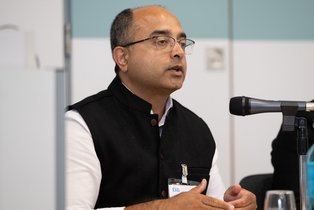 IndrajitRoyYork's tweet image. Fantastic discussions on #globalSouth & its many meanings with colleagues at @EADI & @IDOS_research back in the summer.
Watch this space for more 🤔
Also, #Bonn was amazing.