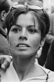 VeryBigMilan's tweet image. Ok so I’m reading (it’s mainly photographs tbh😅) a book about Steve McQueen & decided to look into his 1st wife.
Turns out her sister’s daughter’s son is Enrique Inglesias 😅