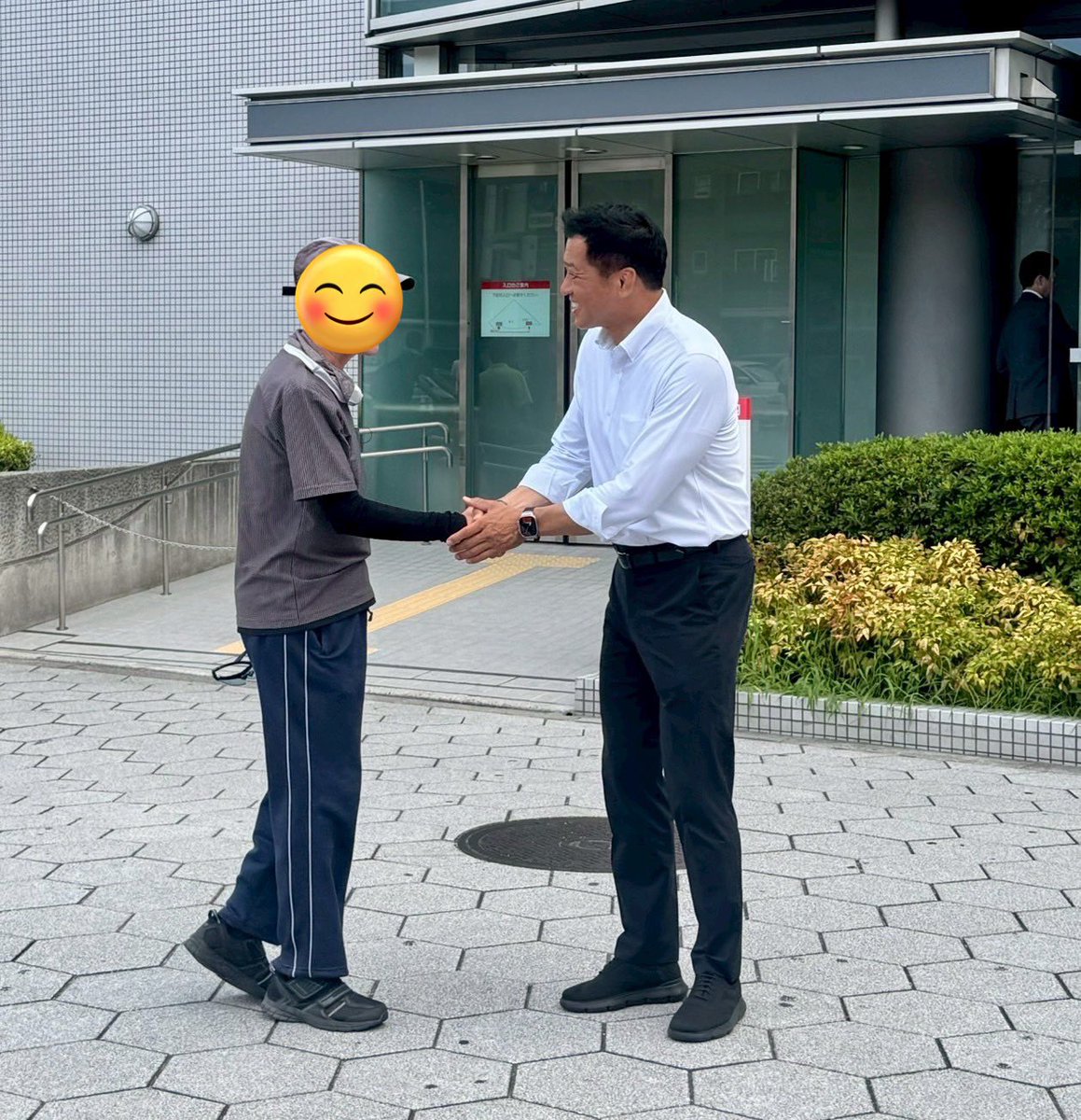 nagase_kanako's tweet photo. 本日は　#統一行動デー
朝は、#岡崎ふとし　参議院議員
＃森田府議　#近藤みわ市議　と共に今里駅で皆様へご挨拶をさせていただきました☀️嬉しいお言葉がたくさんでした。
引き続き、#東成区メンバー　で頑張ります！ https://t.co/76xUXY1uxz