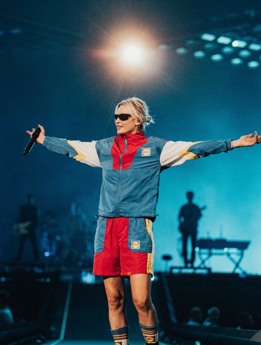 BroodingAnanas's tweet image. Linkin Park fam, what are your favorite moments from European leg of the tour this year?
whether you were at the shows or watched it online - share your favorite memories, videos, photos, whatever you feel like❤️