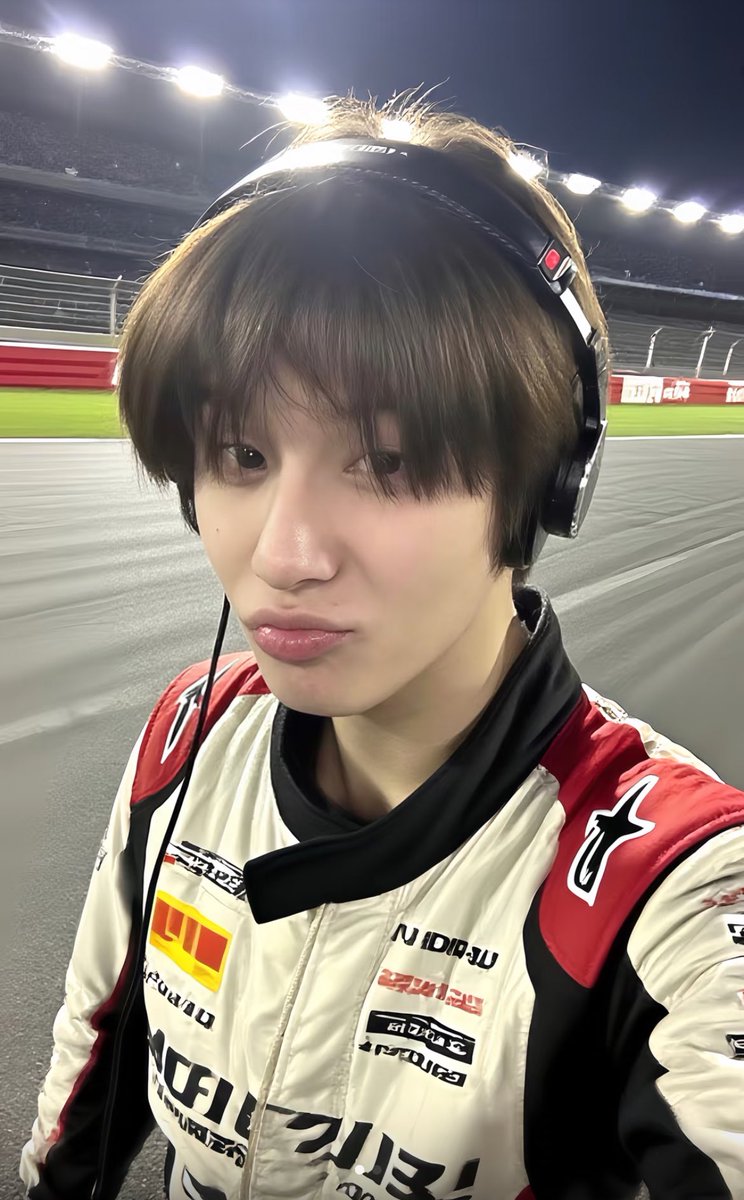 jwoosworld's tweet image. damn… 🤤