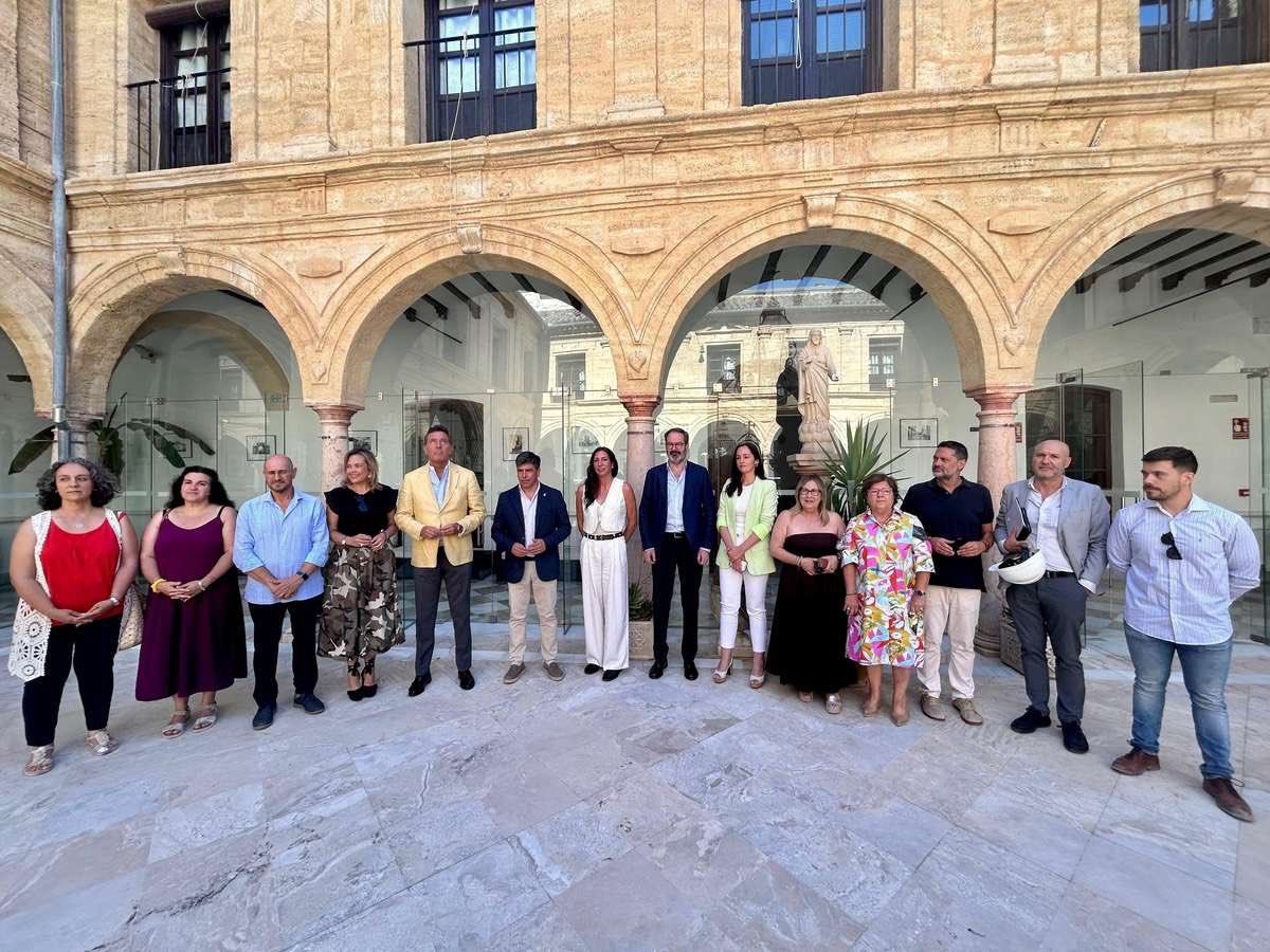 loleslopez's tweet image. Visito las obras de ampliación de la residencia de mayores ‘San Juan de Dios’ en #Montilla, donde @AndaluciaJunta ha destinado 2,8M€ de #FondosNext.
Una actuación que va a permitir ampliar las plazas hasta 75, para que nuestros mayores vivan con la mejor atención y cariño.