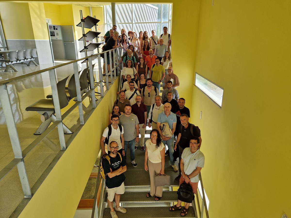 Diario da Universidade de Vigo (@duvirrss) on Twitter photo As tres escolas de enxeñaría do campus olívico da <a href="/uvigo/">Universidade de Vigo</a> - <a href="/eeiuvigo/">EEI uvigo</a>; <a href="/eME_Vigo/">Enxeñaría de Minas e Enerxia</a> e <a href="/EETelecoVigo/">E.E. Teleco Vigo</a>- ultiman a posta en marcha dun proxecto piloto co que integrar a Intelixencia Artificial Xenerativa, IAX, na docencia.
📷 acortar.link/XiGd6l
#duvi #uvigo #xeracionuvigo As tres escolas de enxeñaría do campus olívico da <a href="/uvigo/">Universidade de Vigo</a> - <a href="/eeiuvigo/">EEI uvigo</a>; <a href="/eME_Vigo/">Enxeñaría de Minas e Enerxia</a> e <a href="/EETelecoVigo/">E.E. Teleco Vigo</a>- ultiman a posta en marcha dun proxecto piloto co que integrar a Intelixencia Artificial Xenerativa, IAX, na docencia.
📷 acortar.link/XiGd6l
#duvi #uvigo #xeracionuvigo