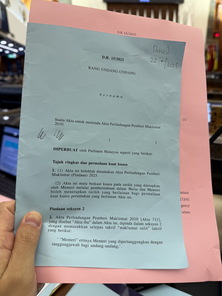 syahredzan's tweet photo. Another reform passed in Parliament!

Whistleblower Protection Act amendments passed by the Dewan Rakyat.

If this becomes law, a whistleblower will be protected even though the disclosure is prohibited by law eg under OSA.

This was a major weakness in the law before. https://t.co/mD0I0ijjZw