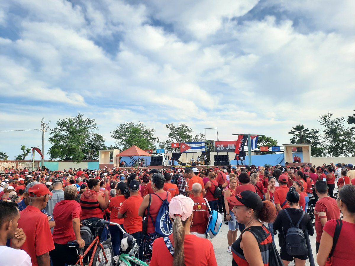 Acto municipal en #Manzanillo #Cuba por el 72 aniversario de los asaltos a los cuarteles "Carlos Manuel de Céspedes " en Bayamo y "Moncada" en Santiago de Cuba <a href="/epi_gran/">EpiGran</a>