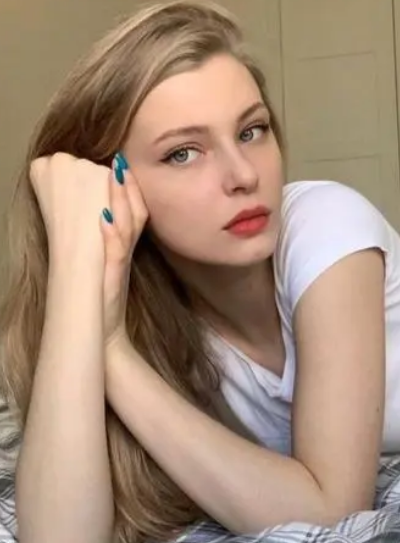 GenaSusie57820's tweet image. A naked girl can get 1,000 likes in 5 minutes.
Let's see how many likes, retweets, and follows a well-dressed MAGA girl can get.