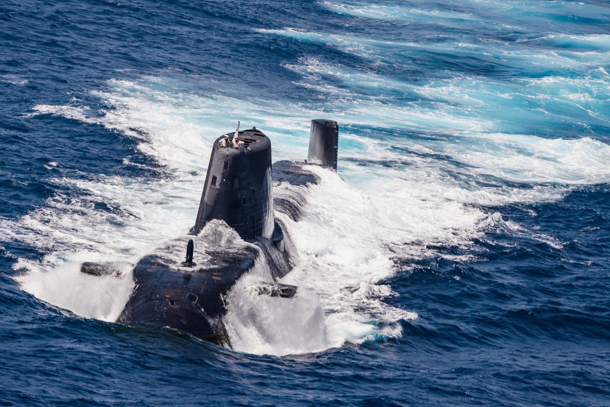 RoyalNavy's tweet image. A big step forward...
The #RoyalNavy has been undertaking ground-breaking trials to demonstrate the launch and recovery of uncrewed underwater vehicles launched through a Astute-class submarine's torpedo tube.
Read more: royalnavy.mod.uk/news/2025/july…