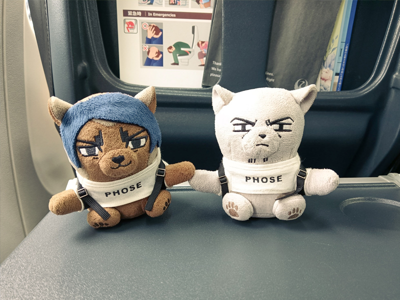nui_and_photo's tweet image. まず飛行機で屋久島に飛びます

屋久島バーガーに釘付けの鯉月ふぉぜ
鹿バーガー美味しい！！🍔