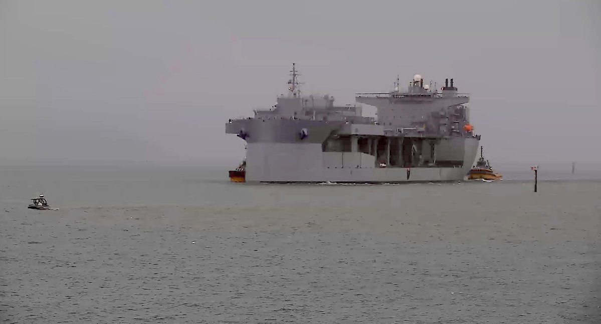 WarshipCam's tweet image. USS Miguel Keith (ESB-5) Lewis B. Puller-class expeditionary mobile base coming into Townsville, Australia - July 22, 2025
SRC: FB- Shipspotting - Australasia
