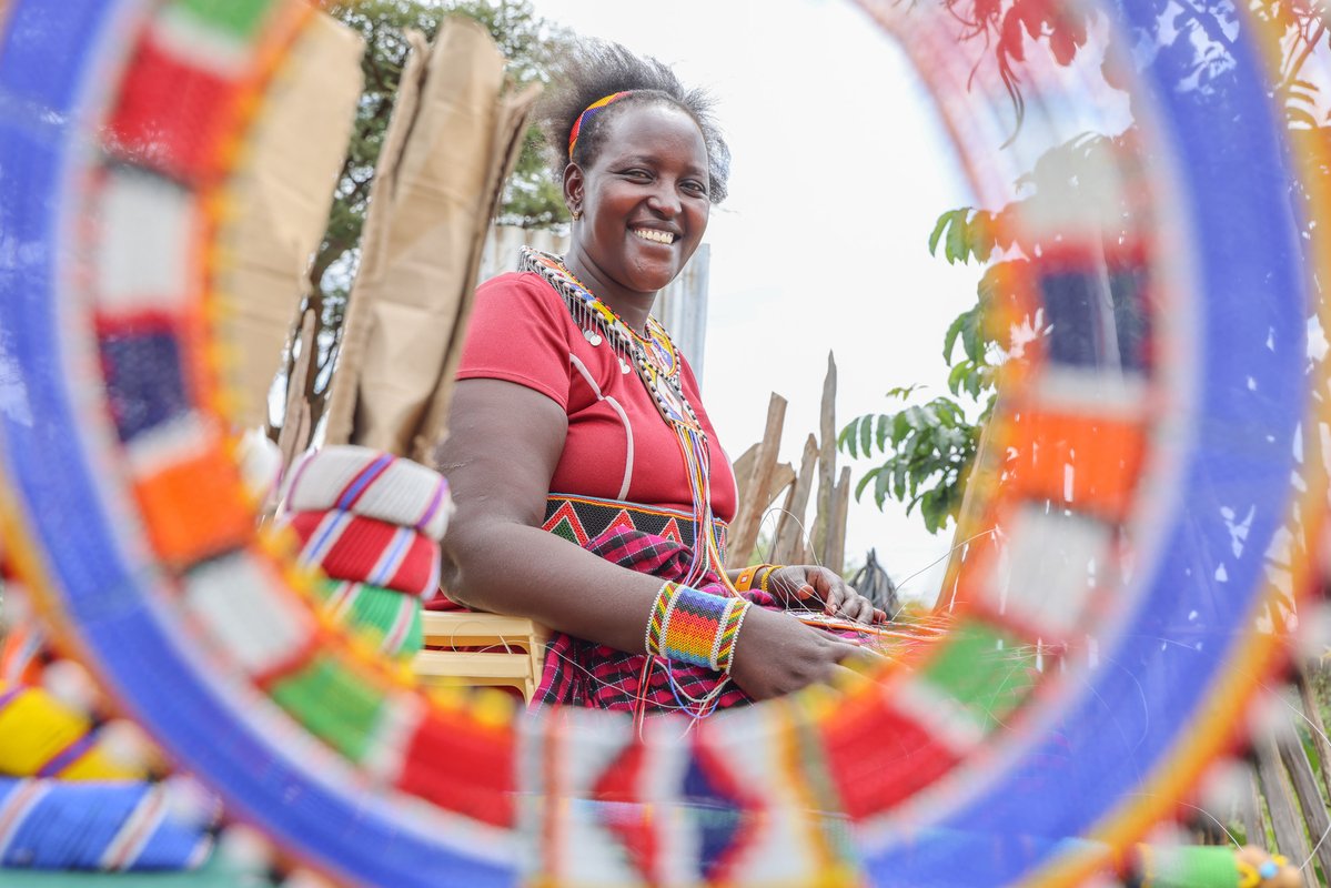 WorldVisionKE's tweet image. A few years ago, beadwork was just a hobby for Sophia from Samburu.
Today, it’s her source of income, thanks to training from our Big Dream to End Child Marriage program.
Her beadwork now supports her family and keeps her children in school, breaking the cycle of poverty that…