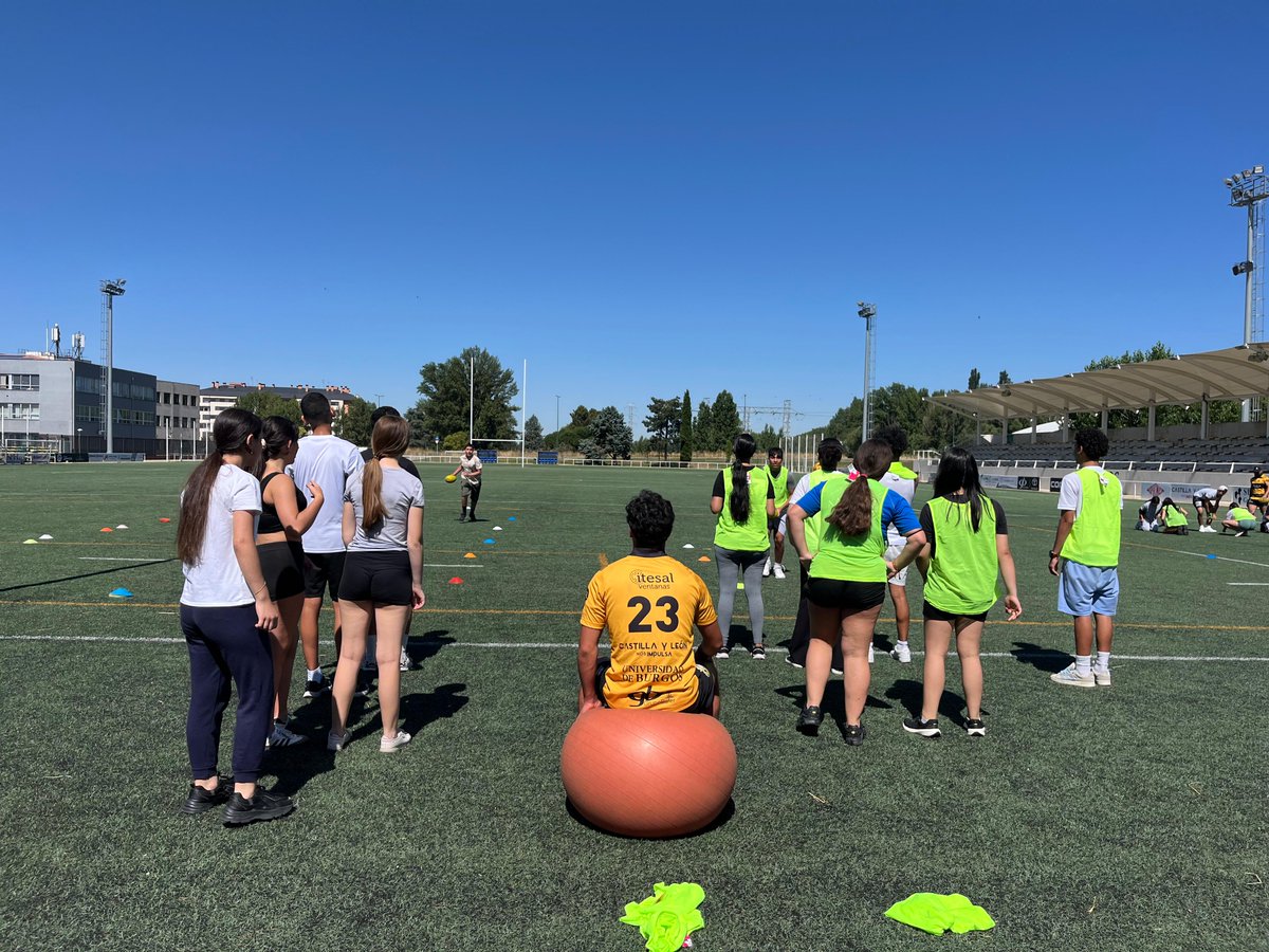 Cruz Roja en Burgos (@cruzrojaburgos) on Twitter photo Seguimos con la Semana Deportiva de Cruz Roja Juventud en Burgos
Hoy los participantes han estado haciendo ejercicios y actividades con los jugadores de <a href="/RugbyAparejos/">Recoletas Burgos - Caja Rural</a> y vaya bien que lo han pasado. Deporte y diversiรณn!
Financia <a href="/Aytoburgos/">Ayuntamiento de Burgos</a> Seguimos con la Semana Deportiva de Cruz Roja Juventud en Burgos
Hoy los participantes han estado haciendo ejercicios y actividades con los jugadores de <a href="/RugbyAparejos/">Recoletas Burgos - Caja Rural</a> y vaya bien que lo han pasado. Deporte y diversiรณn!
Financia <a href="/Aytoburgos/">Ayuntamiento de Burgos</a>