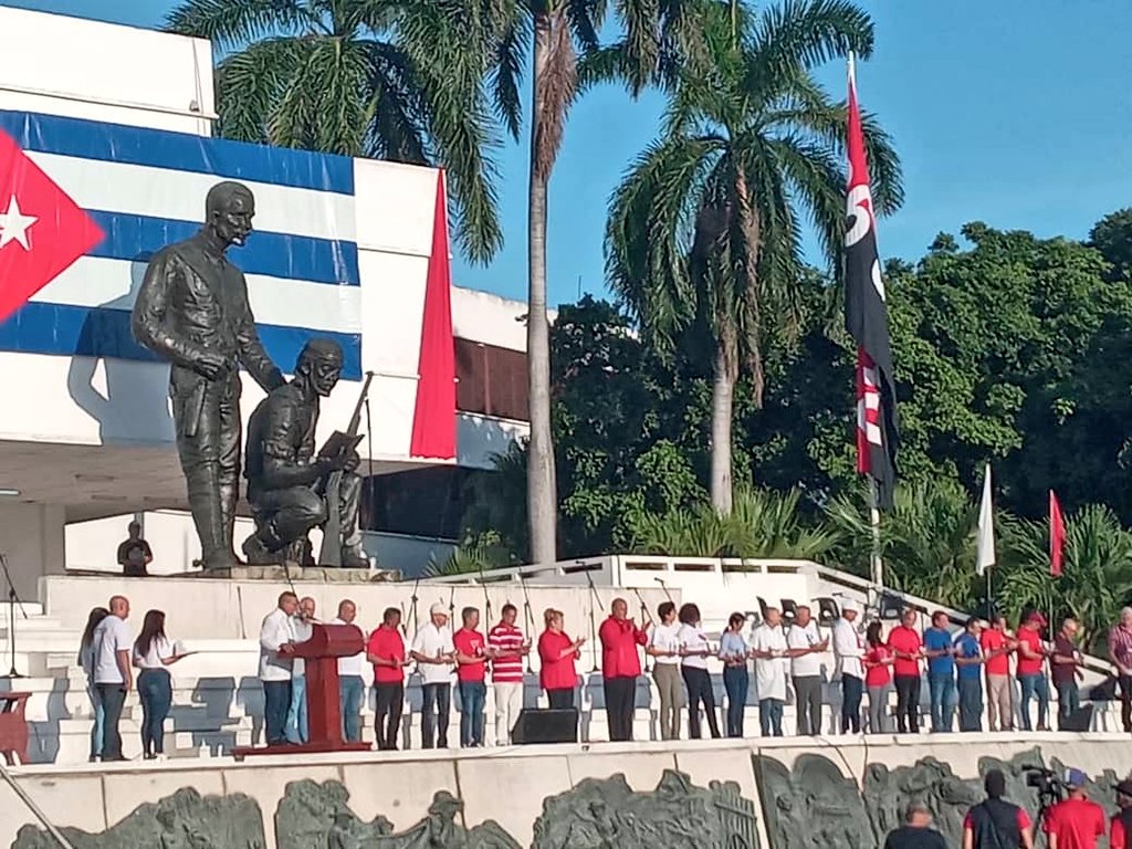 Este martes, la Rebeldía Nacional se expresa en alegría, compromiso y unidad. ¡Sancti Spíritus celebra!
#SanctiSpíritusEnMarcha 
#CubaEstáFirme 
<a href="/DeivyPrezMartn1/">Deivy Pérez Martín</a> <a href="/DiazCanelB/">Miguel Díaz-Canel Bermúdez</a> <a href="/DrRobertoMOjeda/">Dr. Roberto Morales Ojeda</a> <a href="/PartidoPCC/">Partido Comunista de Cuba</a> <a href="/PresidenciaCuba/">Presidencia Cuba 🇨🇺</a> <a href="/GobiernoCuba/">Gobierno Cuba 🇨🇺</a> <a href="/MMarreroCruz/">Manuel Marrero Cruz</a>