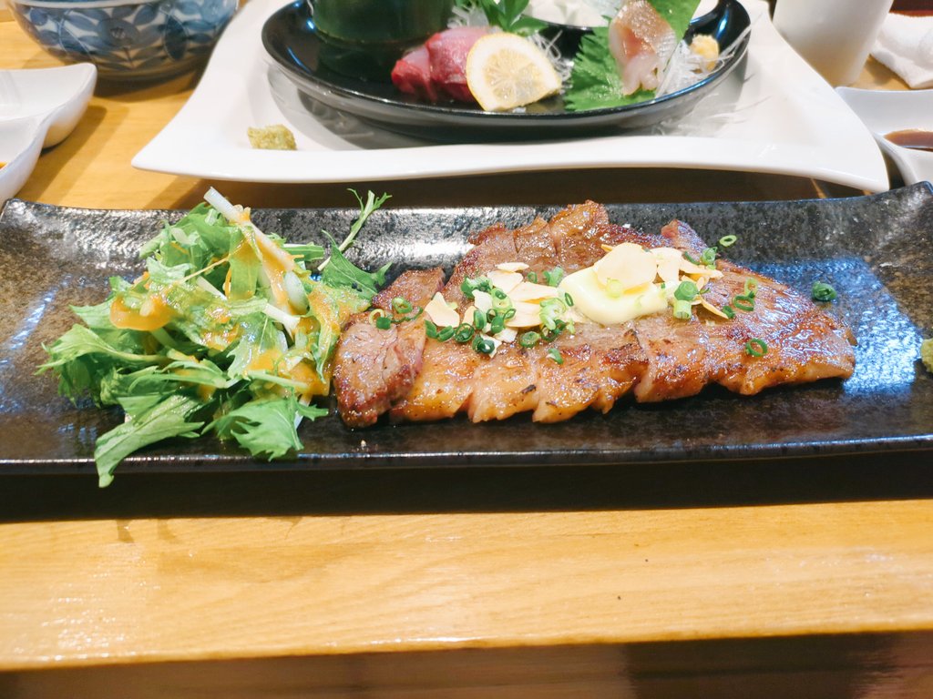 VRC_miccchi's tweet image. 日曜日贅沢してきたーっ！
お魚もお肉も豆腐も美味しかった♡
レトロゲームもたくさんやって、
楽しかった^ ̳ට ̫ ට ̳^✨