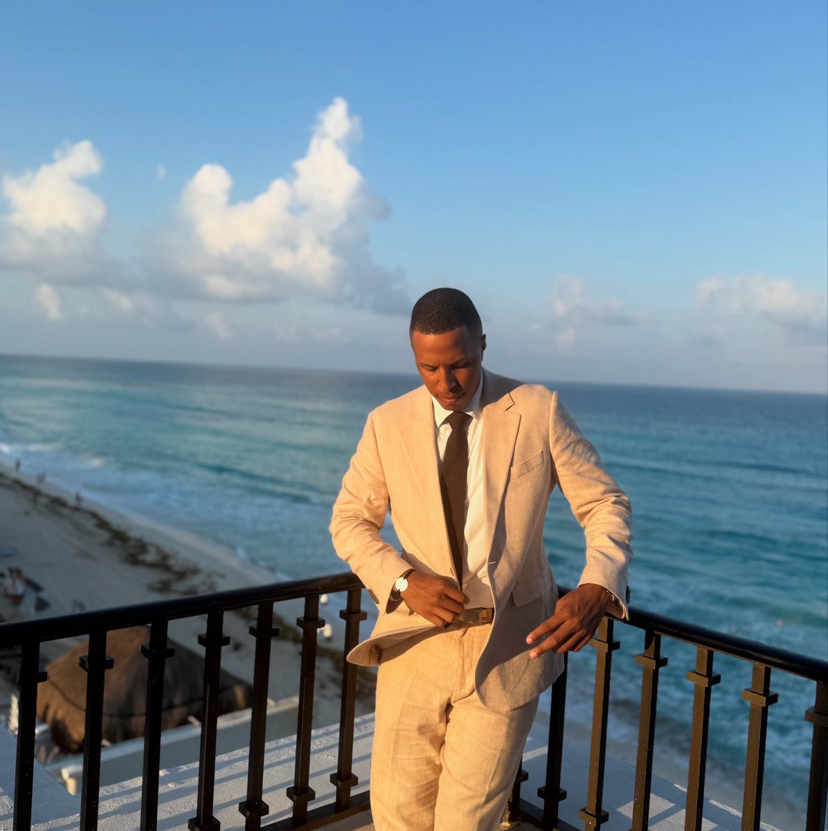 hpierrejacques's tweet image. 34 years and it still feels so good. This past year was such a blessing. I doubled down on my health, family and founders. Celebrating 10 years with my wife and watching my son become a toddler was such a joy. Excited for the year to come.