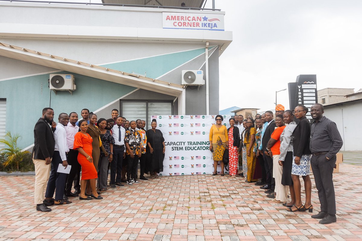 USinNigeria's tweet image. Ensuring access to opportunities in STEM fields drives innovation and creates conditions for a more prosperous society.
Deputy Public Affairs Officer Amanda Roach Brown delivered remarks at a STEM workshop for high school teachers organized by @MWFAANigeria.
Kudos to the…