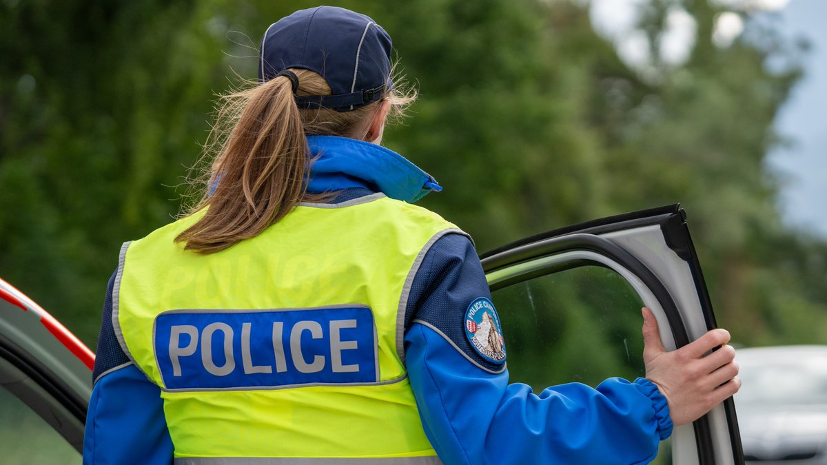 Police Valais tweet media