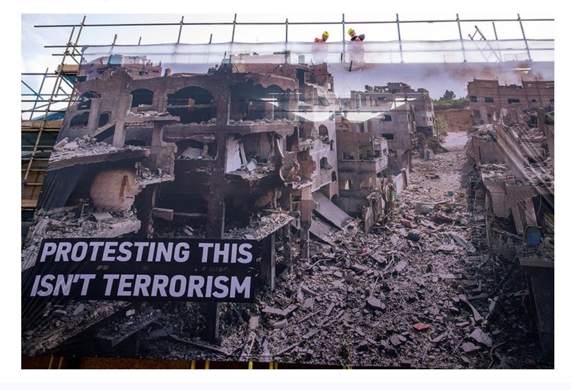revoltinghippie's tweet image. Led by Donkeys put this up on the block of flats overlooking the Labour Party HQ this morning