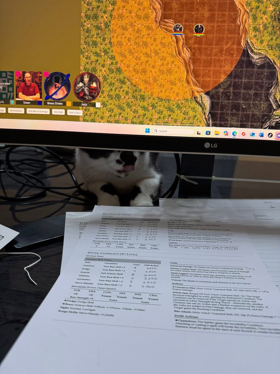 hill_jowett's tweet image. Yesterday we had our usual session with @LostLoreScholar and Vicky (the other half of Untold Destiny) joined the game as the third player. Her first time on Roll20 was supervised by the cats!
That's good as she is playing a beast druid and they were giving her pointers!