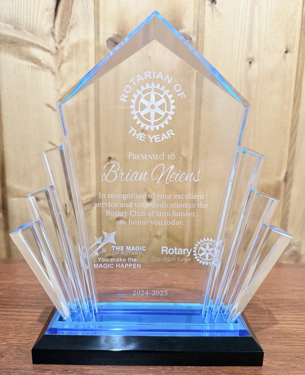From managing municipal contracts to leading 20+ service projects, Brian Neiens brings passion and purpose to WM and his community. Proud Rotarian of the Year, youth mentor, and sustainability advocate. 💚🌍 #TeamWM #CommunityLeader #PublicSector #RotarianOfTheYear