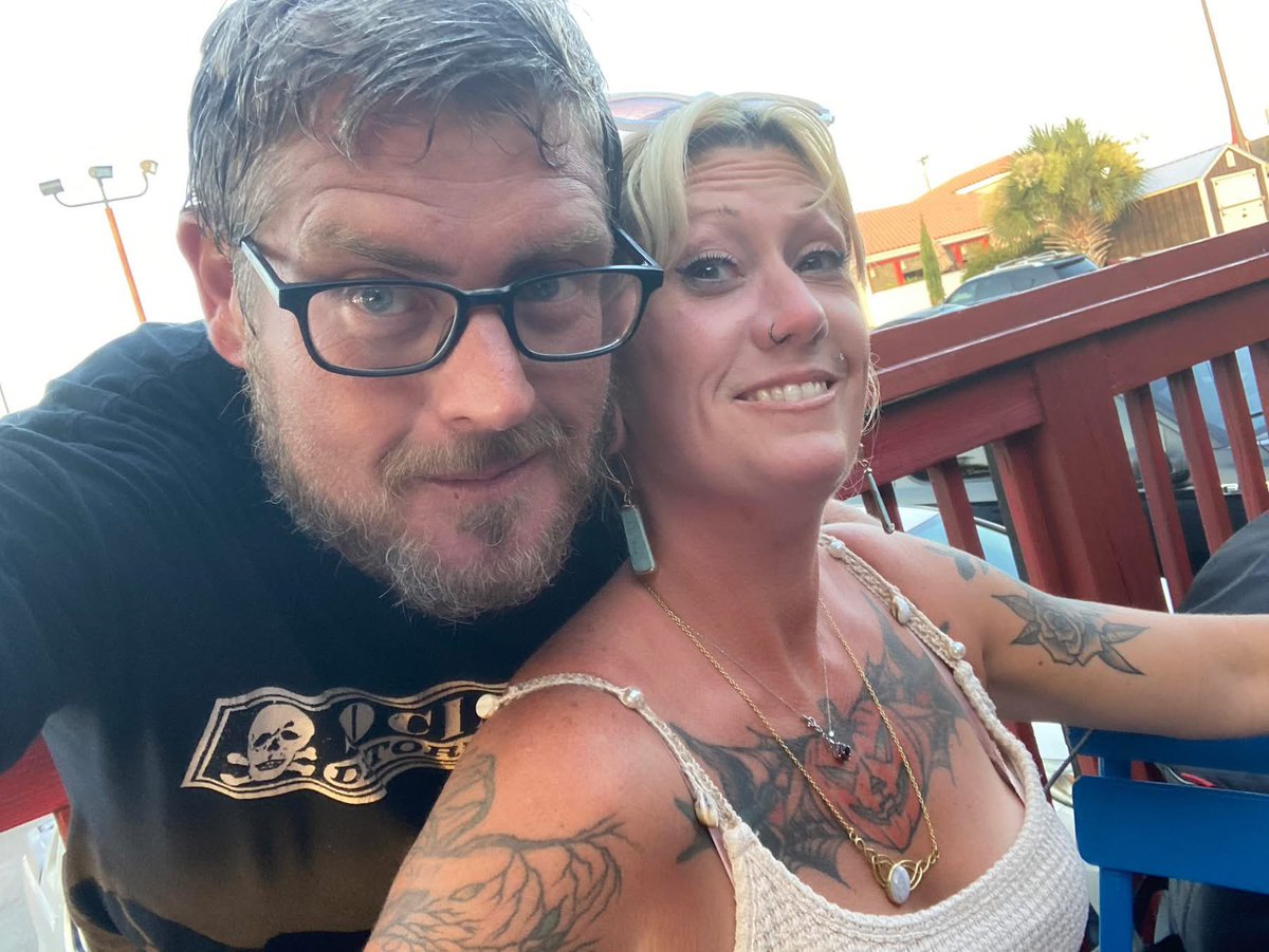 jamiedlux's tweet image. It’s Mrs Dlux’s (Suzy) birthday next week! (July 29th)
If anyone is in need of any graphic design or videos made, hmu!  I could definitely use some extra money this week.