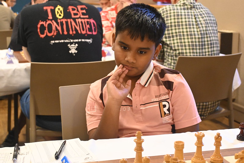 Després de la ronda 3, 10 jugadors al capdavant de la classificació del 41è Obert Internacional d'Andorra amb 3 punts. Els GM Shimanov, Andersen, Sumets, Dvirnyy i López, els IM Garcia, Fiorito, Domingo i els FM Moral i Lohia open.escacsandorra.com/2025/07/21/and… #andorrachessopen