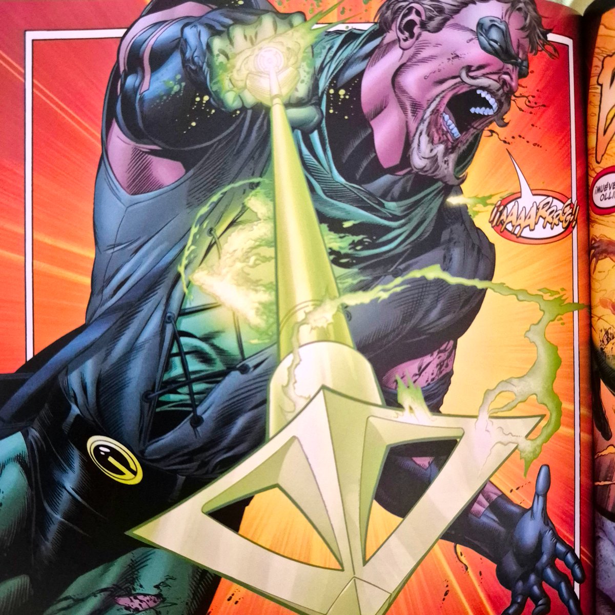 PaniniComicsEsp's tweet image. 💚BIBLIOTECA GREEN LANTERN DE GEOFF JOHNS 1
#24del7
"En el día más brillante, en la noche más oscura..."
Comienza la recopilación de la etapa completa de Geoff Johns al frente de Green Lantern. Todo empieza con el renacimiento de Hal Jordan en 2004, después de que, como…