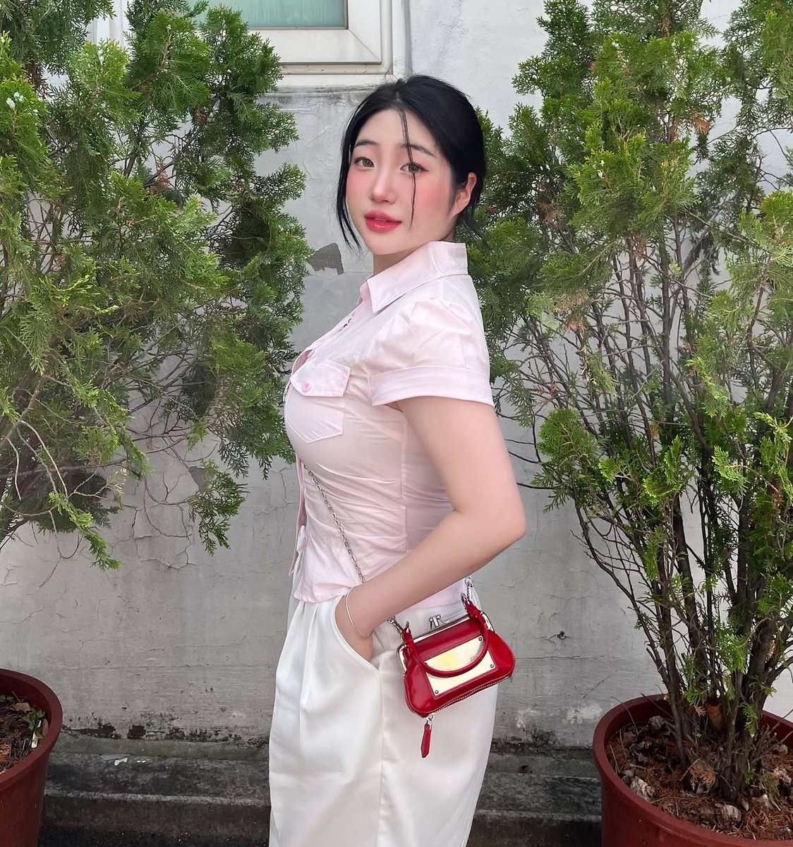 Mmc0324's tweet photo. 衣服才买了不到一年 已经快扣不上了哈哈
#媚中 #大学生 #韩国婊子 #母猪 #母狗 #女神 #出卖 https://t.co/yGNfvsAKIa