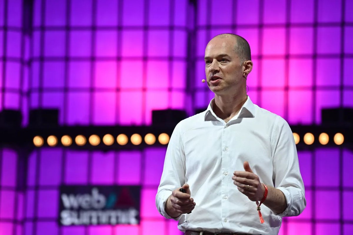 AIBuzzNews's tweet image. This AI wants to cure every disease.
Human trials start soon.
DeepMind’s biggest gamble yet.