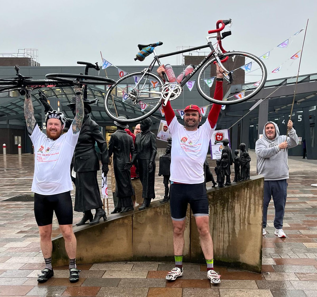 cwuha's tweet image. Congratulations, @_Matt_Kerr & Phil Thomas, for completing 1,000 miles 🚴♂️🚴♂️ across Scotland. They set off 10 days ago on the hottest day 🌞 for 2 years and finished in the rain 🌧 few pounds lighter!
You can still sponsor them by using the link below👇👇🏿
justgiving.com/team/thelonges…