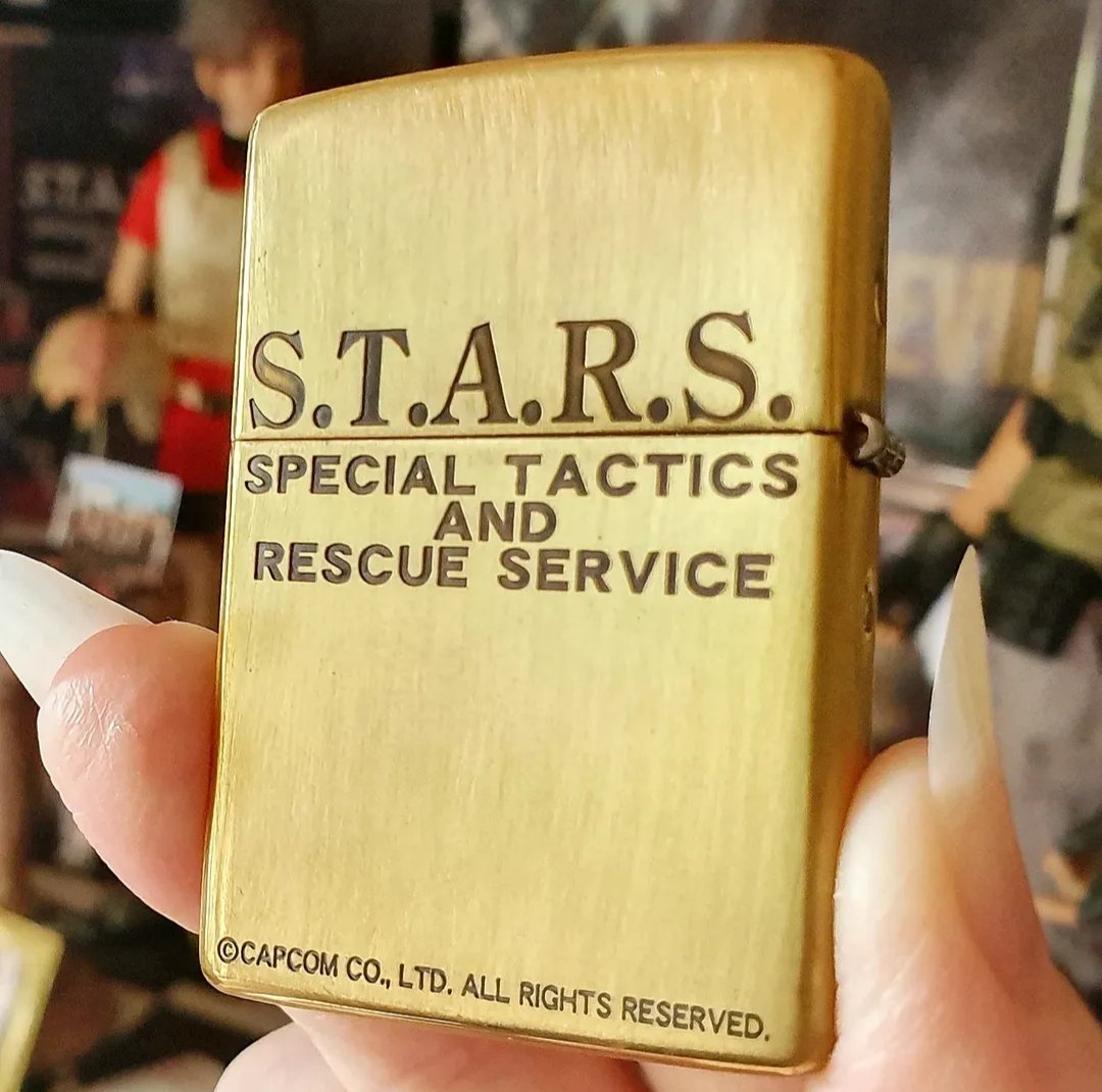 AlleenasPixels's tweet image. Official S.T.A.R.S. Zippo. ⭐
(Back side)
#ChrisRedfield #ResidentEvil