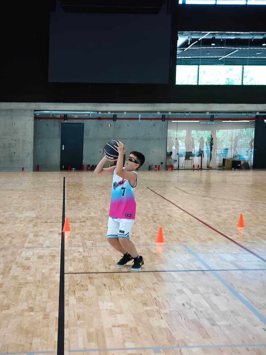 FBCyL's tweet image. ¡Arranca el Campus de Aveiro! 🏖️
Turno 1⃣ en marcha con 95 jugadores y jugadoras que ya han realizado sus primeras sesiones de entrenamiento 💪
¡A por una semana inolvidable!
