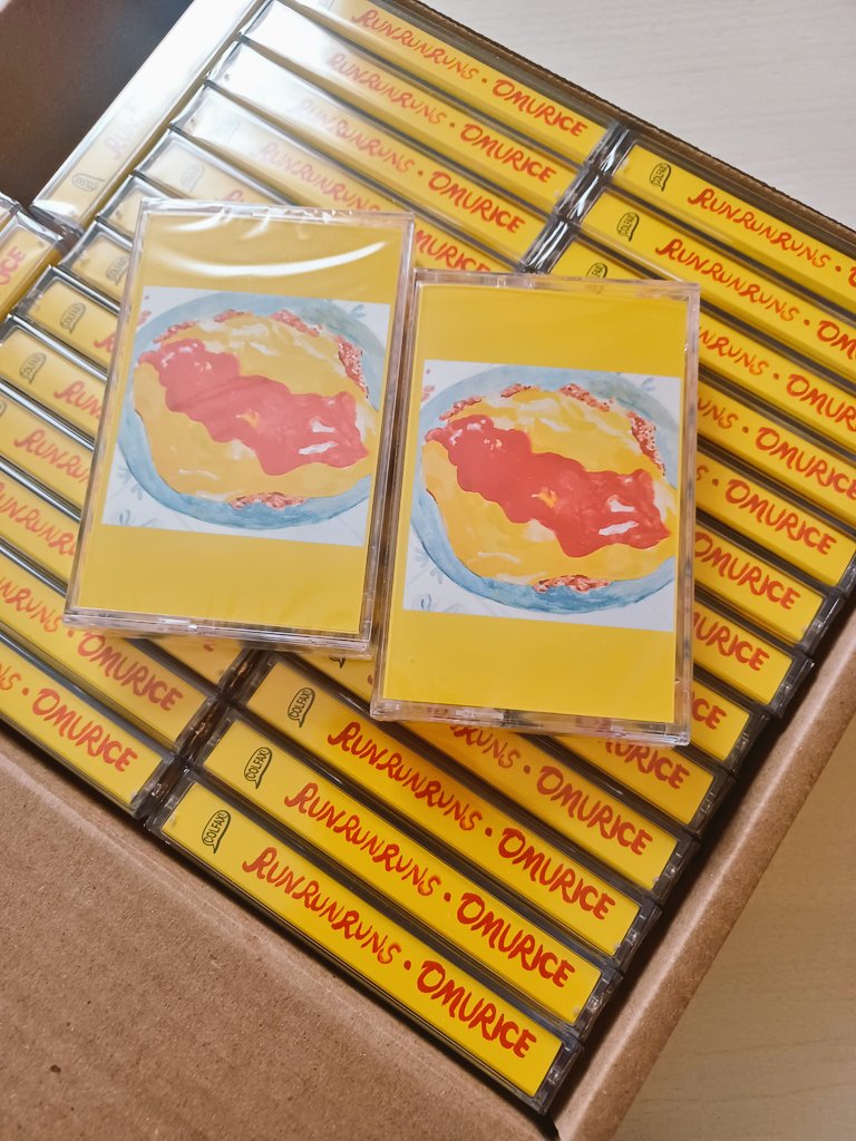 runrunruns_tosy's tweet photo. 🐣ランランランズ情報🐣

ランランランズ「オムライス」が
アメリカシカゴのCOLFAX RECORDS &amp; TAPESからカセットテープで再発🍚
届いて箱を開けた瞬間、かわいい！ってなりました🏃
是非カセットでもこのアルバムを体感して下さい🐣

みんなありがとう！！
全11曲入 ￥1200

https://t.co/PudLwk4XVM https://t.co/VUKTTWzz1m