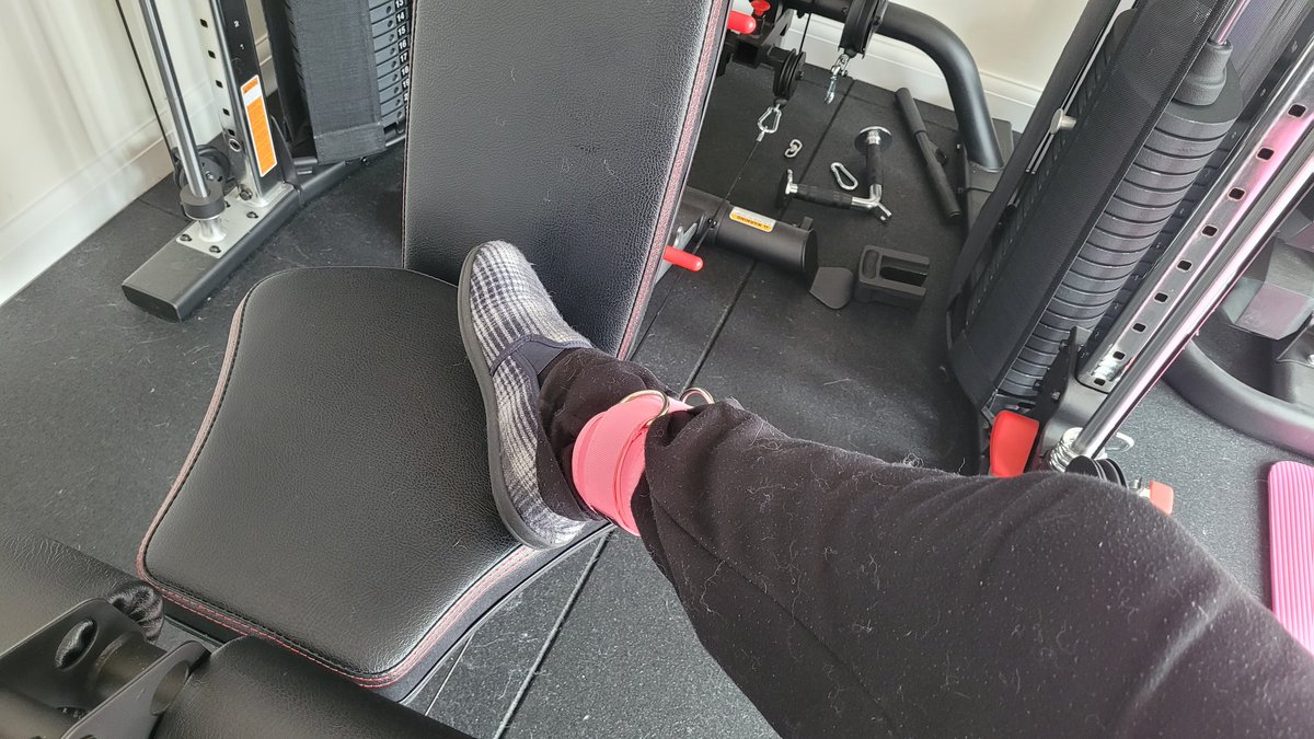 JoshStrifeHayes's tweet image. I bring a 'granddad-core' vibe to the gym with slippers and pink leg rings.