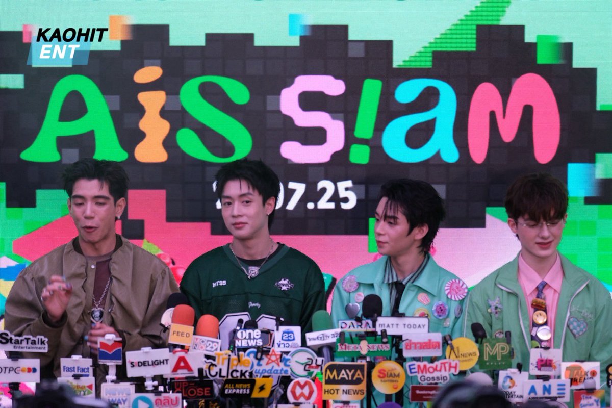 KAOHIT_ENT's tweet image. “ไปป์ - นิว - พีเจ - เลออน” 4 หนุ่ม GELBOYS ช่วงสัมภาษณ์สื่อ ในงาน “AIS SIAM EXCLUSIVE OPENING EVENT”

#AIS5GxGELBOYS    ​
#PIDEmonthapoom #NEWCHAYAPAK
#PJmahidol #LEONBROCCO
#AIS5GGREENCITIZEN    
#THEPLAYHOUSEWITHPURPOSE
#AISSIAM #เล่นจนเป็นตัวจริง