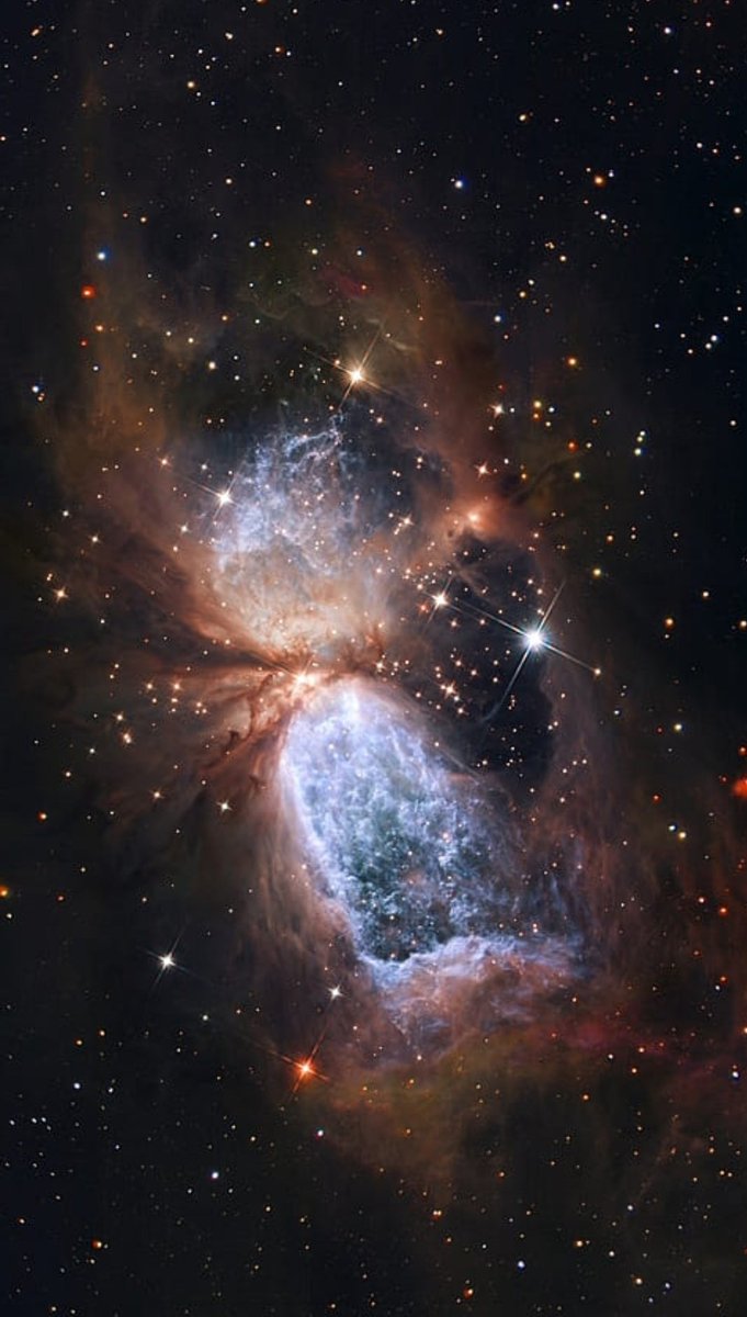 maiz_julio's tweet image. Sh2_106 The Snow Ángel Nebula in the large magellanic cloud by Hubble telescope #NASA