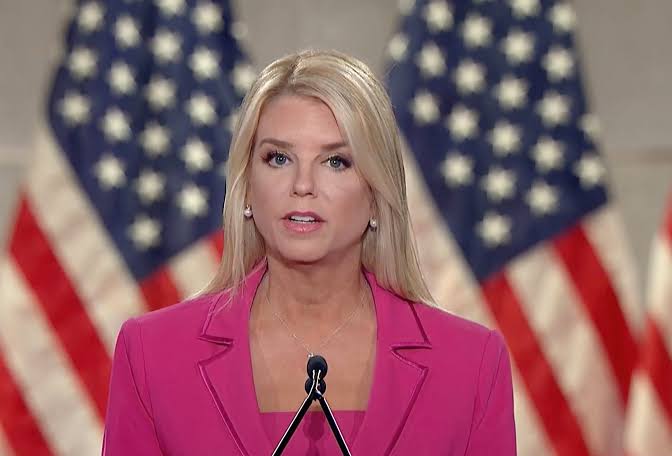 Osint613's tweet image. "DOJ to meet with Ghislaine Maxwell, seeking info on potential crimes against victims. "If she has evidence, we'll hear it," says Pam Bondi