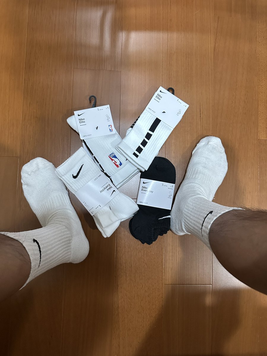 襪子穿鬆的時候就是買新的時候了
舊的要丟掉還是該來賣個原味…